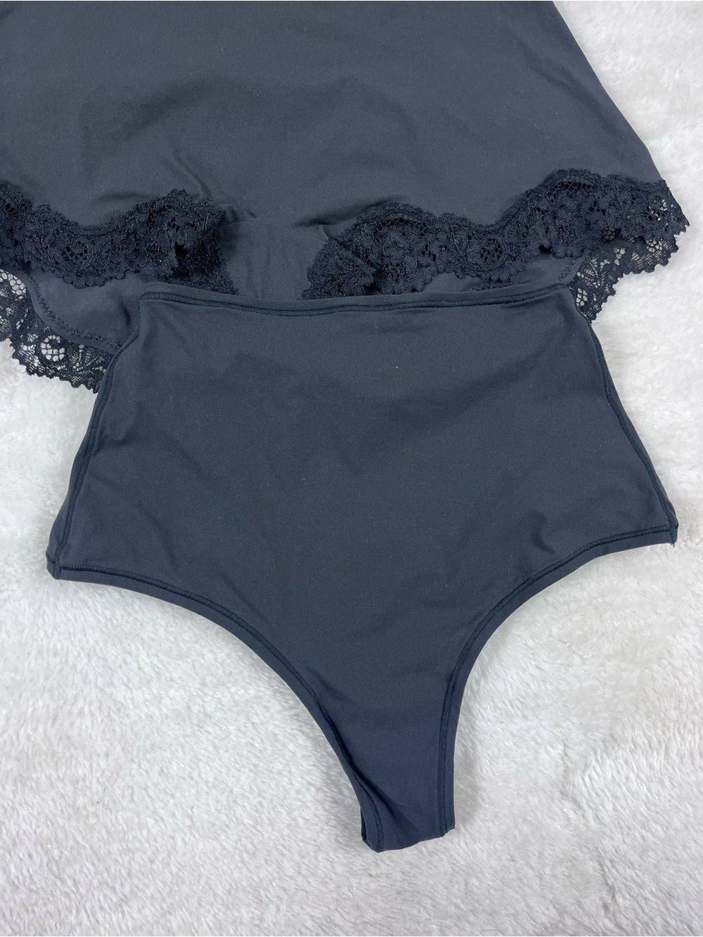 (4) NWOT Skims panties - Picture 4 of 7